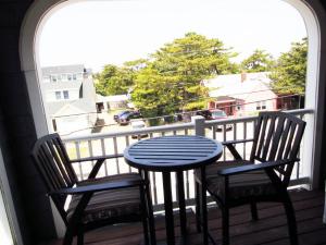 Top Front Deck